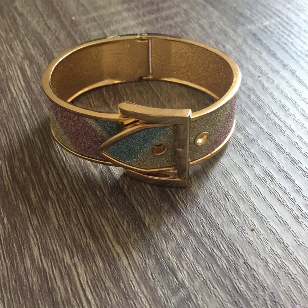 Super cute  belt bracelet